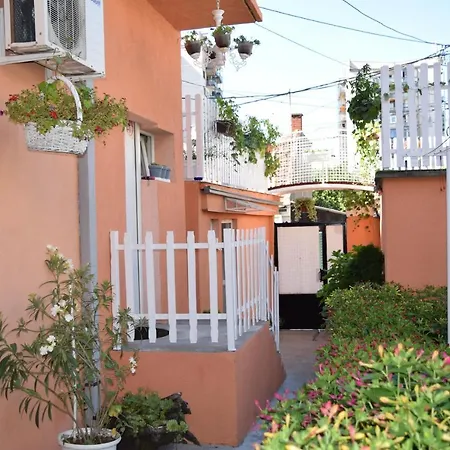 Apartment Sleep'N Drive Belgrade Exterior photo
